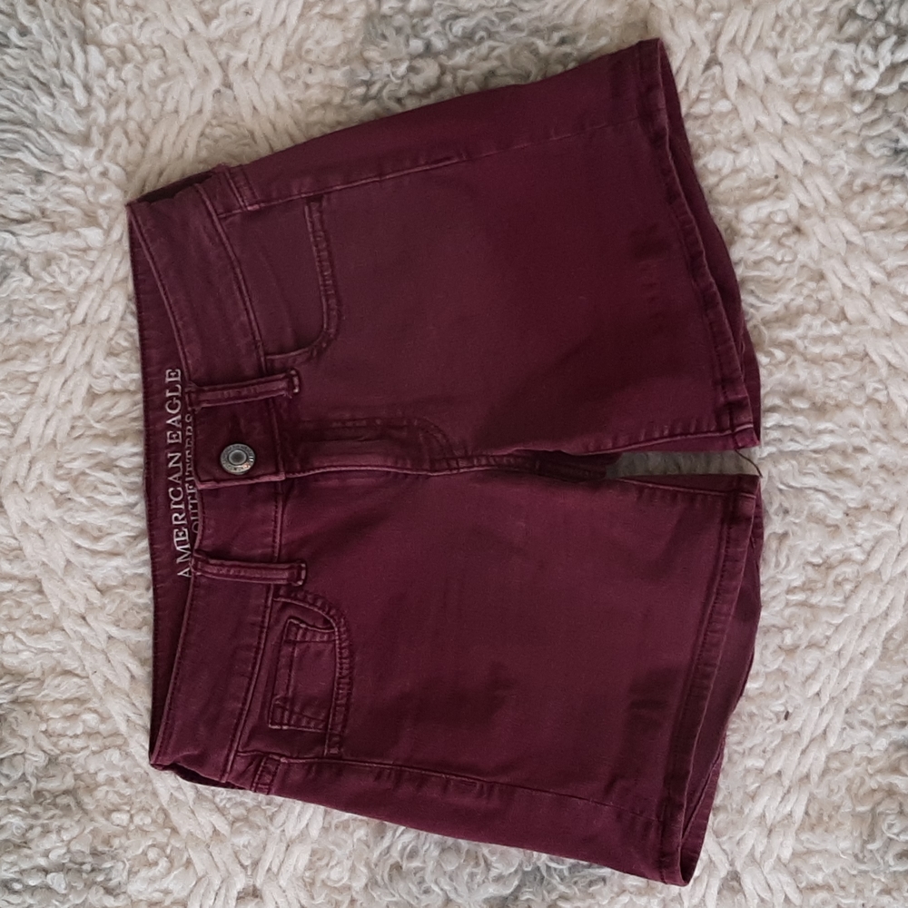 Shorts size 00 maroon